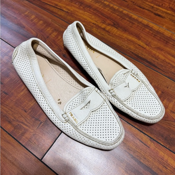 Vintage Authentic Prada leather loafers flats EU 38 US 7.5 White - Picture 1 of 10